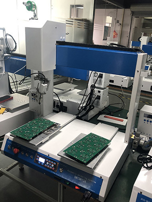Çifte Masa 250x300mm Otomatik PCB Lehimleme Makinesi 0.5S Her Nokta
